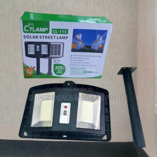 Ctlamp 300w Top Quality Solar Street Light With Dual Sided Lighting