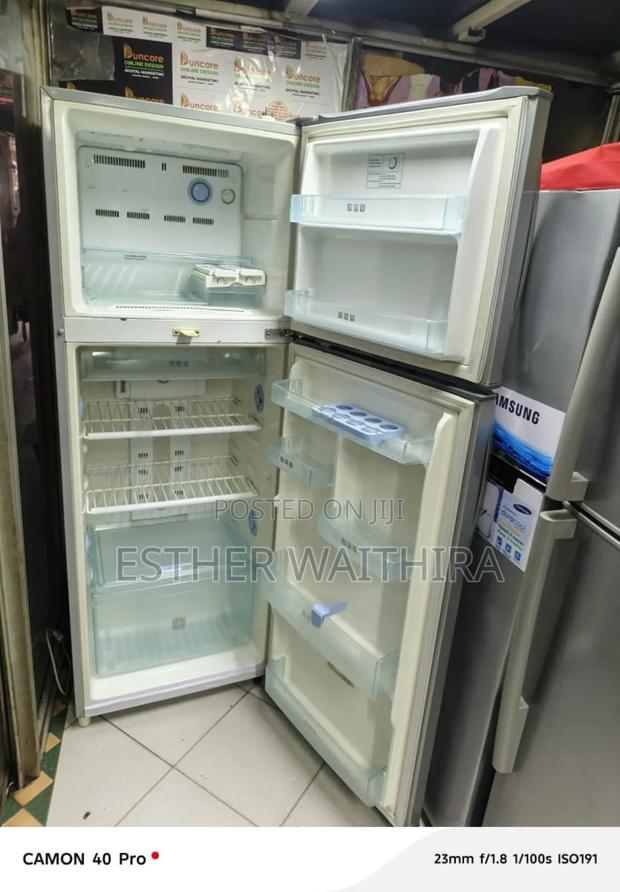 Big Size Sumsung Double Doors Neat Fridge - thumbnail 2