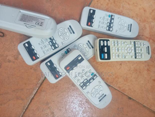 Universal Epson Projector Remote – Works With 90% of Epson Models