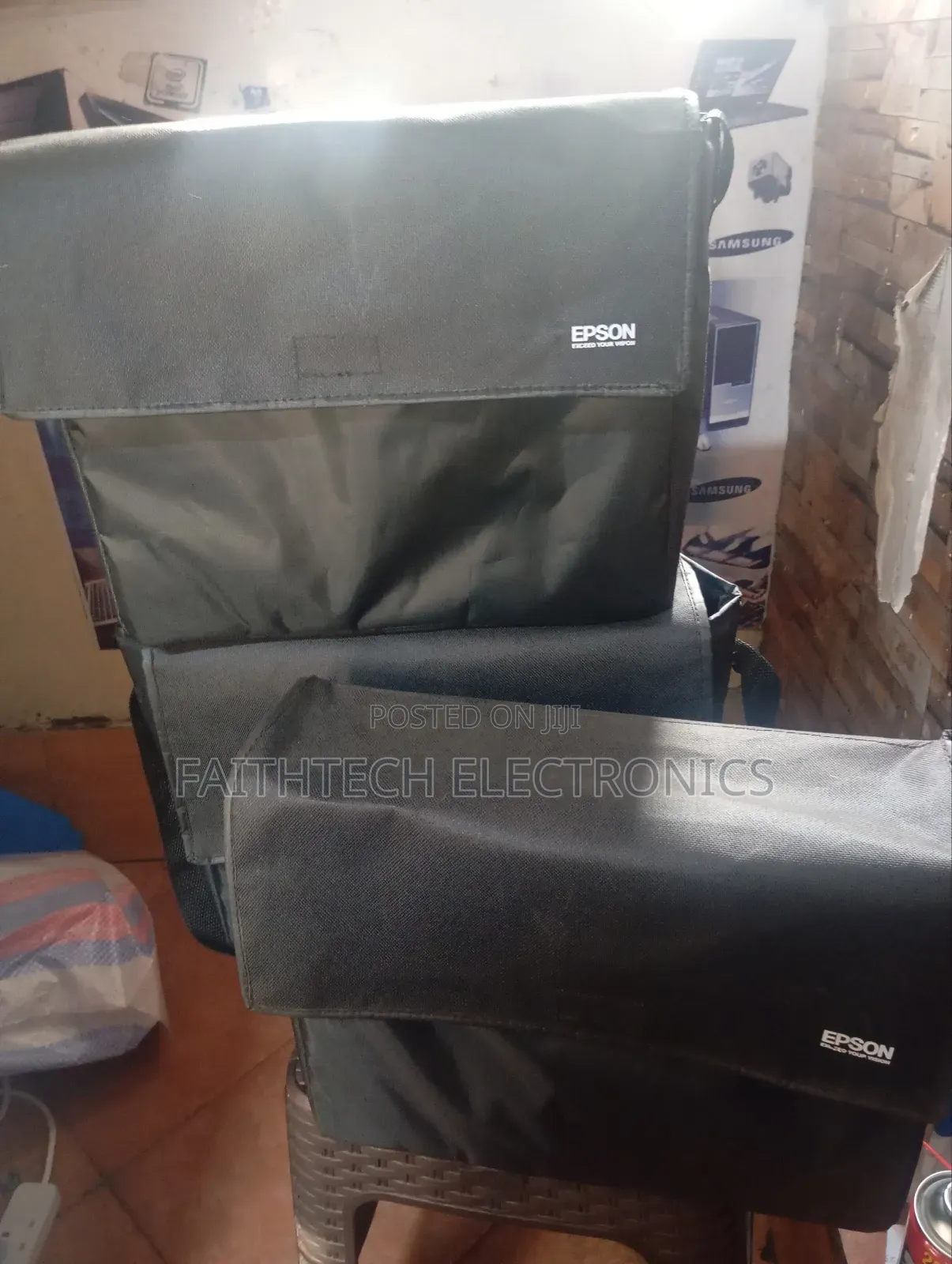 Heavy-Duty Epson Projector Bag – With Extra Storage