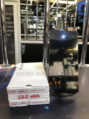 Original Samsung Galaxy S25 Ultra Broken Screen and Replacement NRB