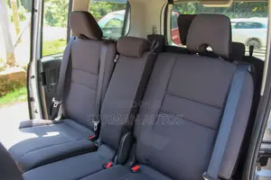 Nissan Serena 2018 Silver