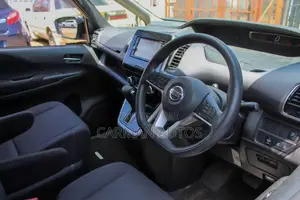 Nissan Serena 2018 Silver