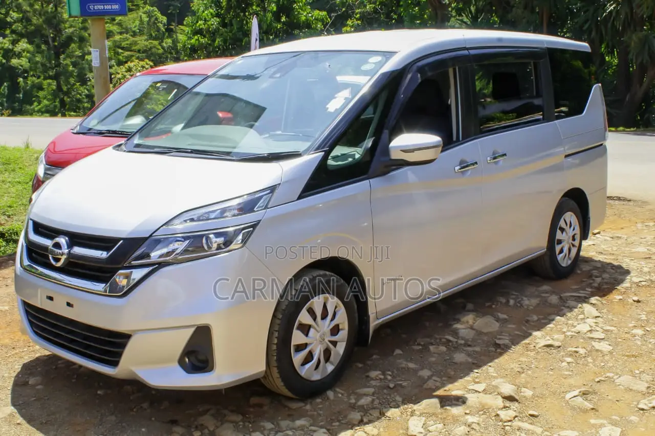 Nissan Serena 2018 Silver