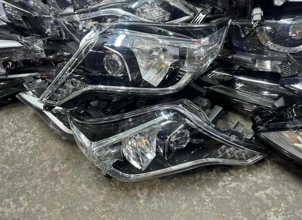 Headlamp Toyota Land Cruiser Prado