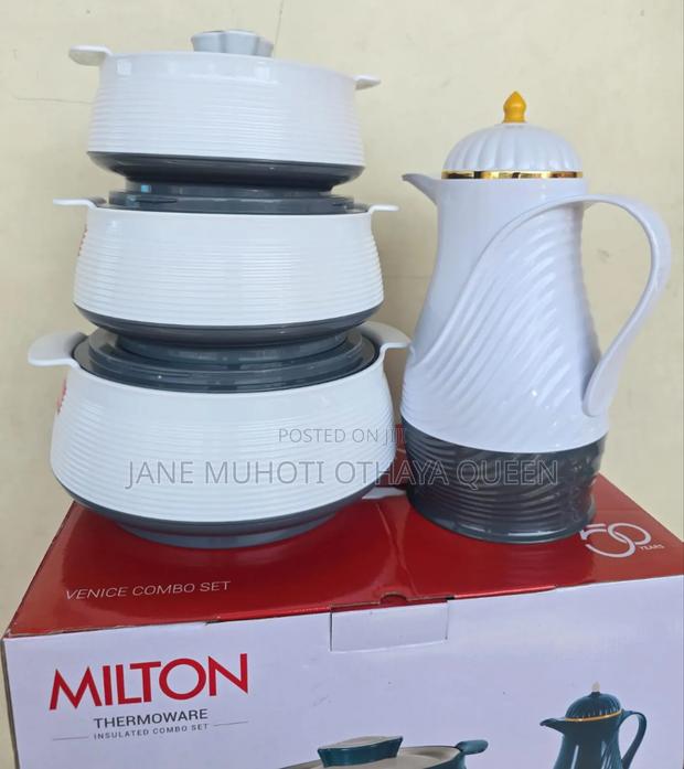 Set of 3 Hotpots With a Flask