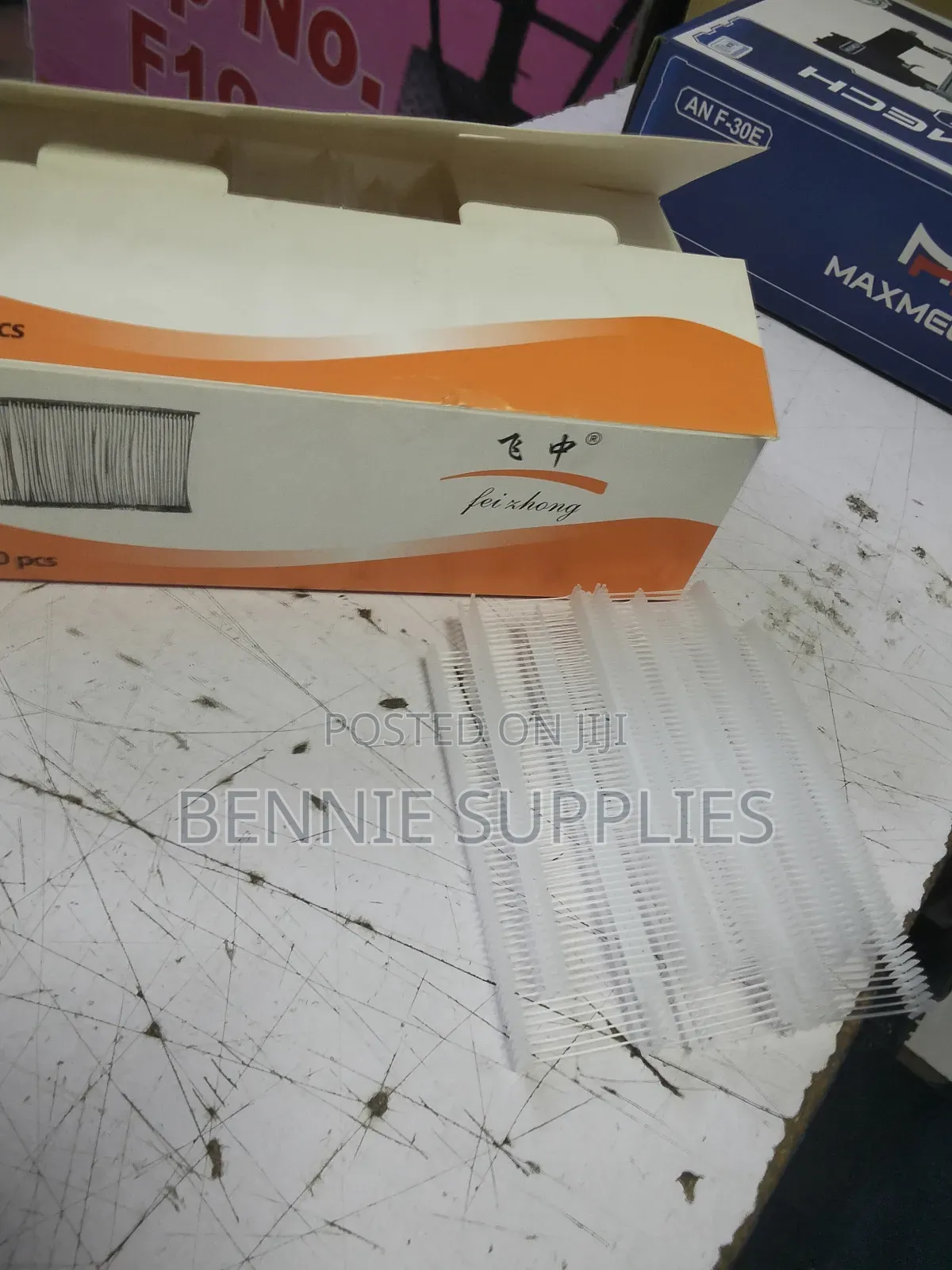 Tagging Pins Machine / Taggings Pins