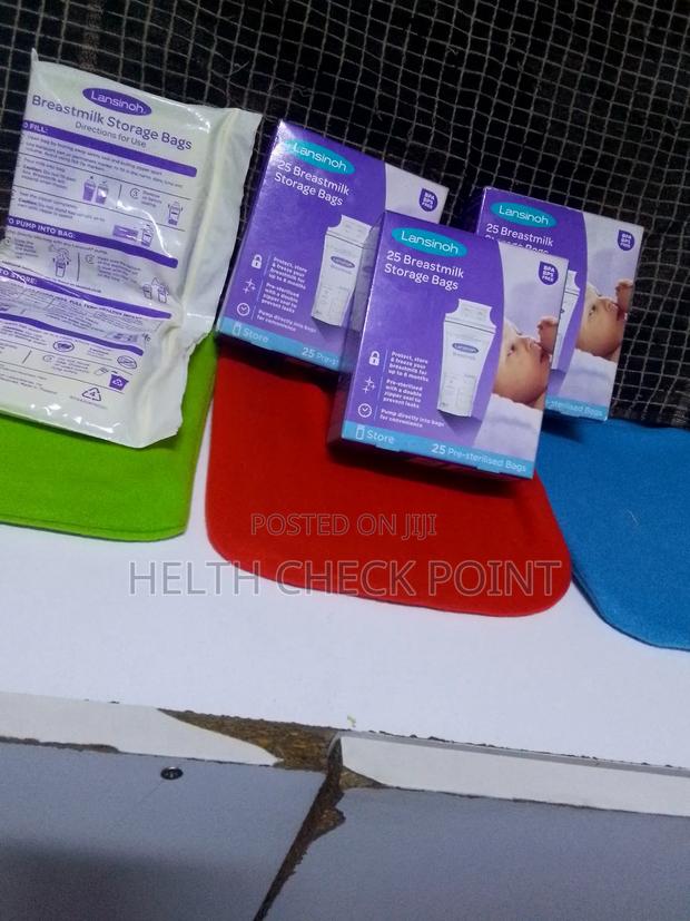 25 Breastmilk Storage Bags. - main view