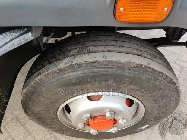 Mitsubishi Fh215 2018 White - thumbnail 14