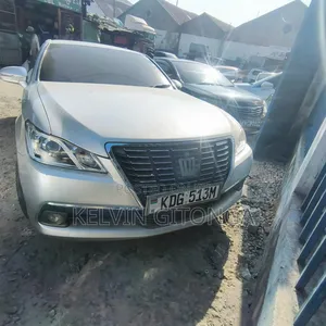 Toyota Crown 2015 Silver