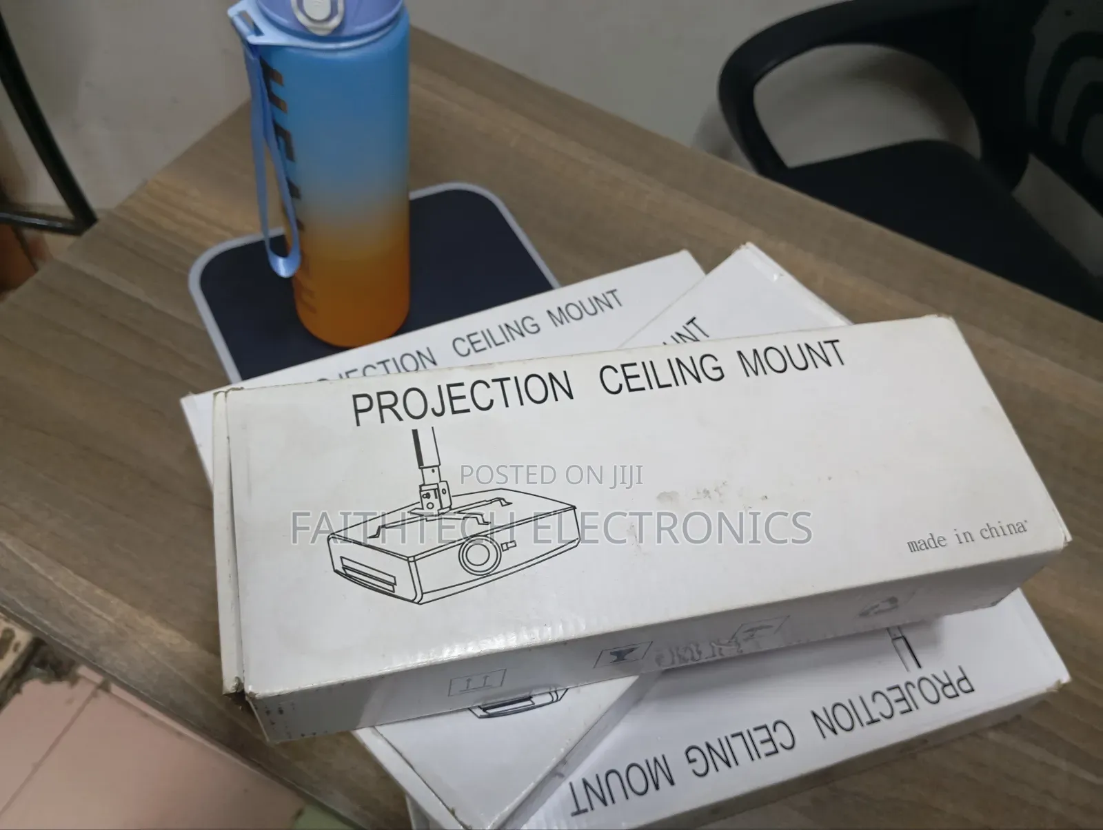360° Rotating Projector Ceiling Bracket – Heavy Duty Mount