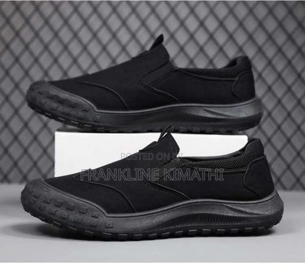 Solid Casual, Sizes 39-44 - main view