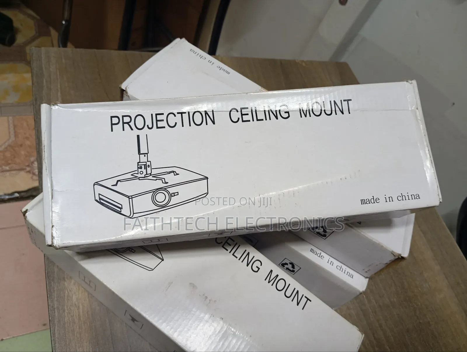 Universal Ceiling Projector Mount