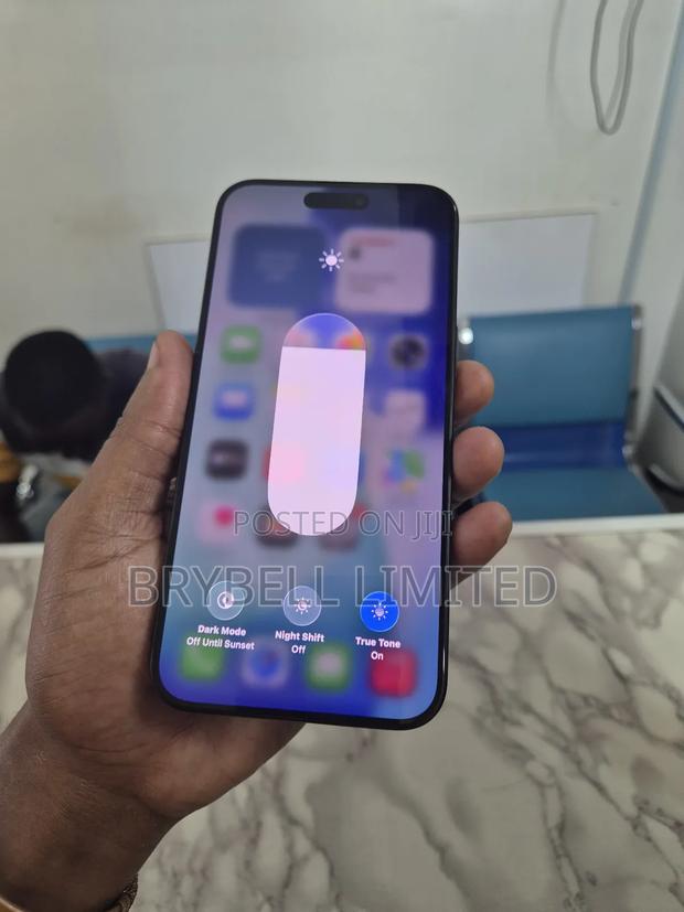 Apple iPhone 15 Pro Max 256 GB Black - thumbnail 4