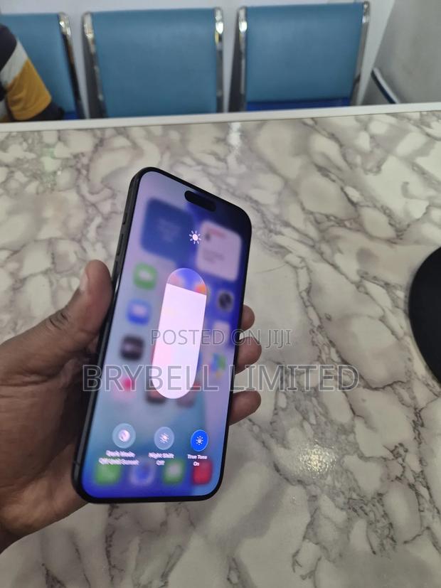 Apple iPhone 15 Pro Max 256 GB Black - thumbnail 14