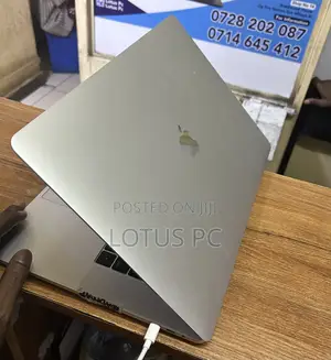 Laptop Apple MacBook Pro 2017 16GB Intel Core i7 SSD 512GB
