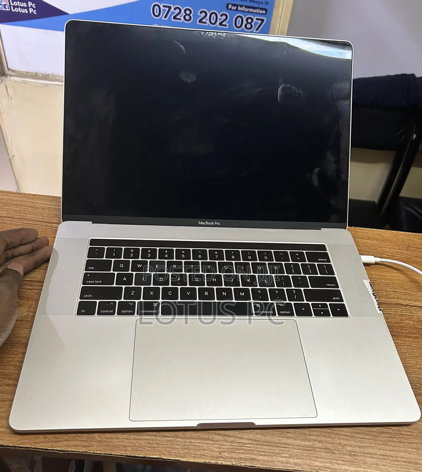 Laptop Apple MacBook Pro 2017 16GB Intel Core i7 SSD 512GB