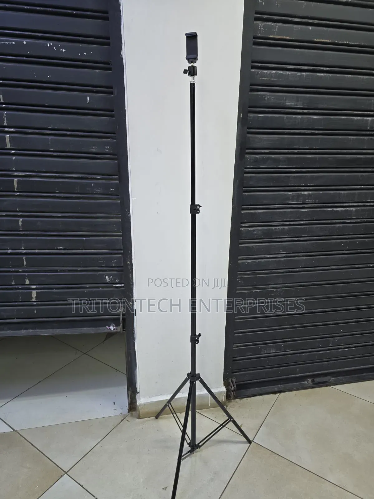 2.5m Phone Holding Tripod Stand