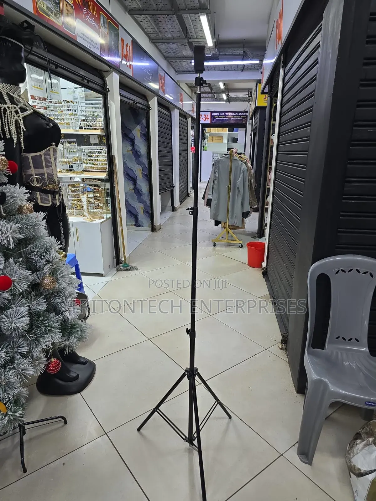 2.5m Phone Holding Tripod Stand