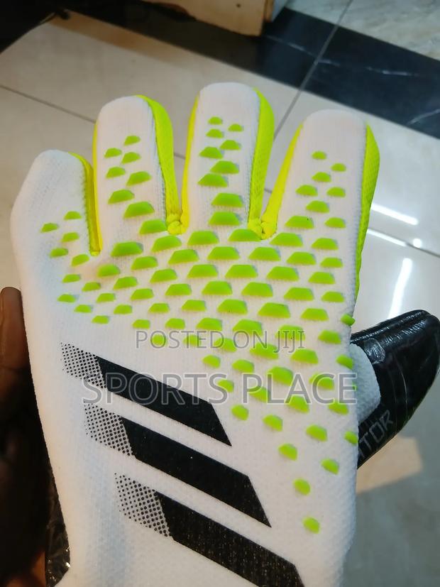 Adidas Predator 2.0 Keeper Gloves - thumbnail 2