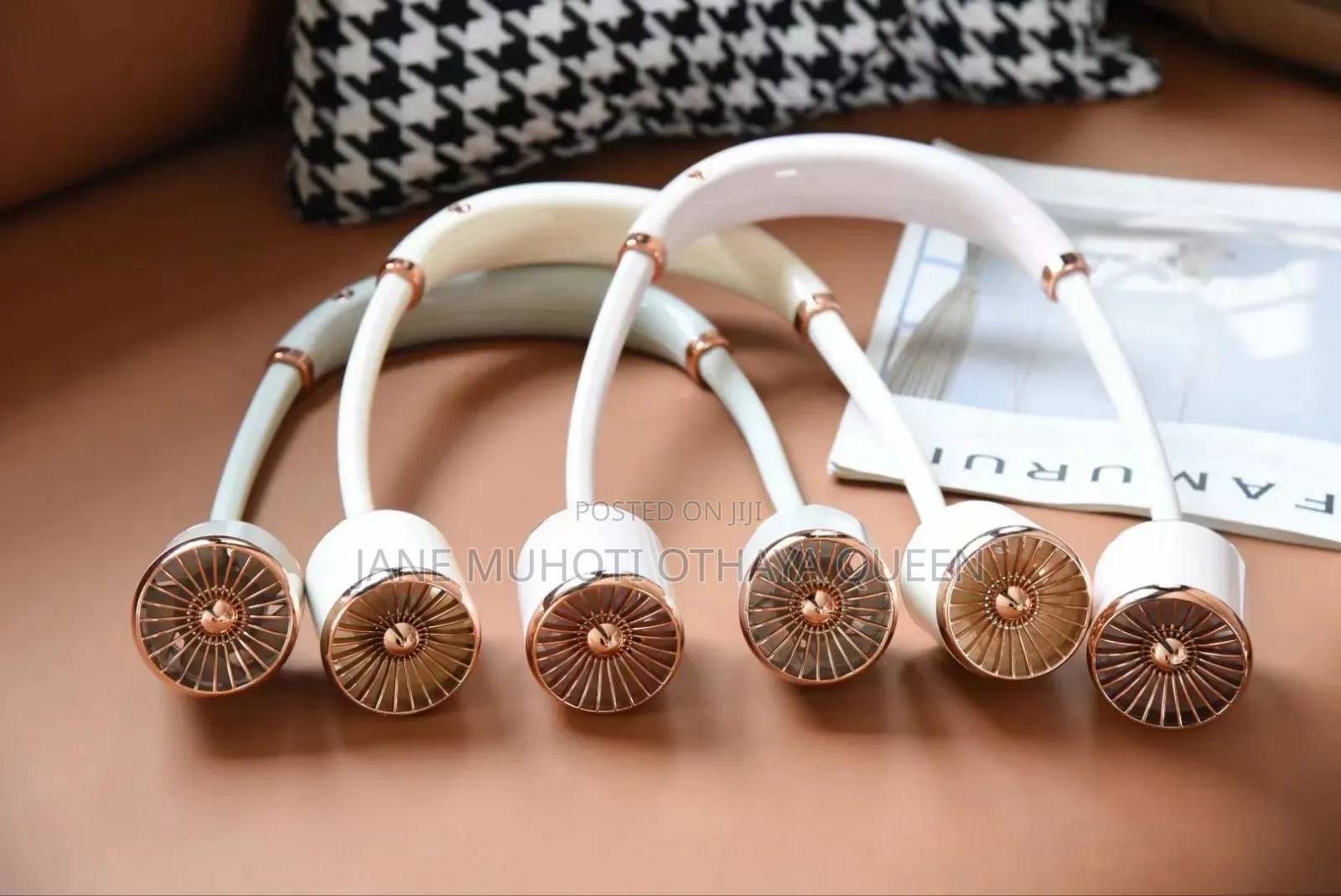 *Gold Hanging Neck Small Fan Usb