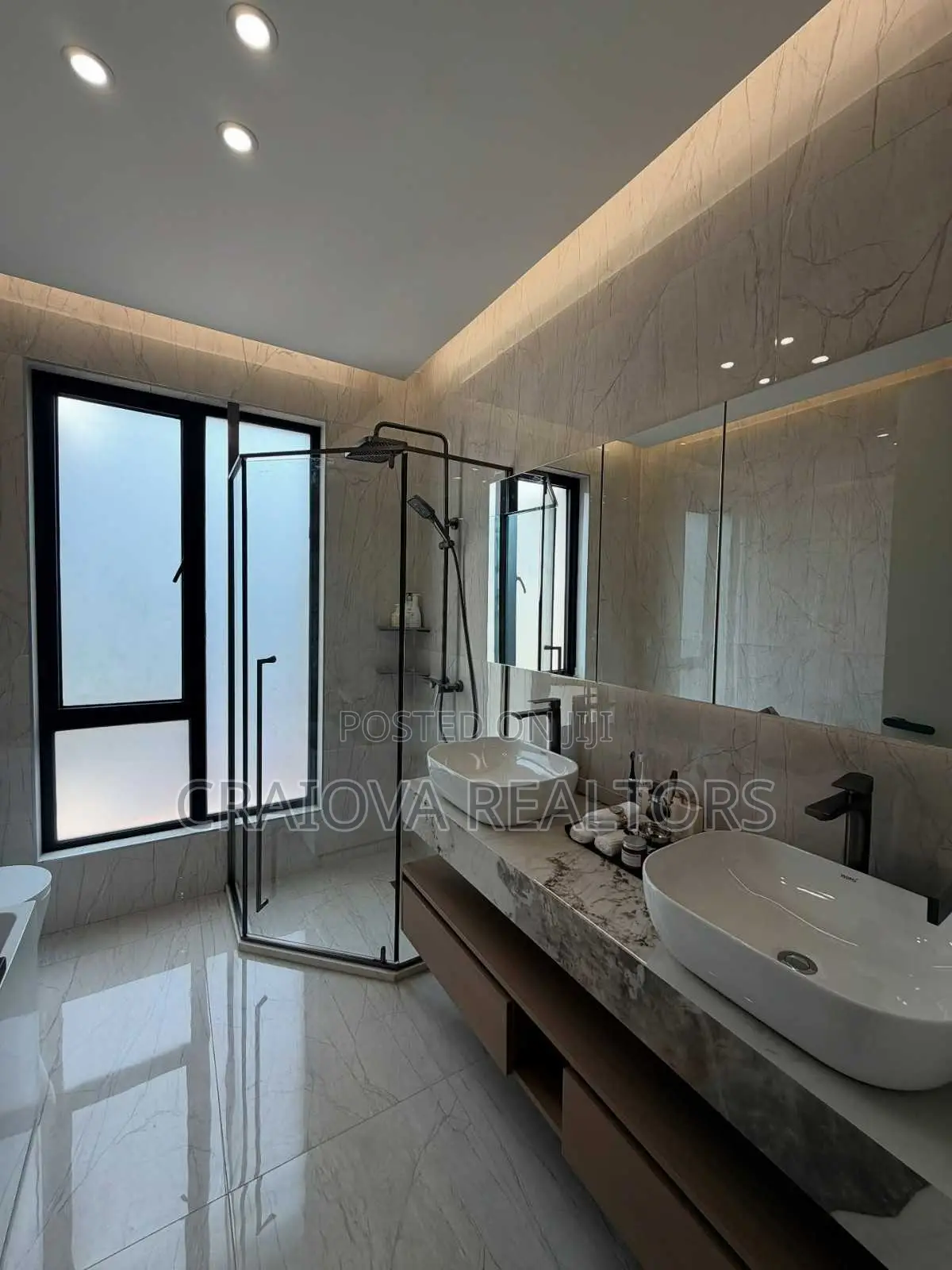 4bdrm Apartment in Muthangari for sale