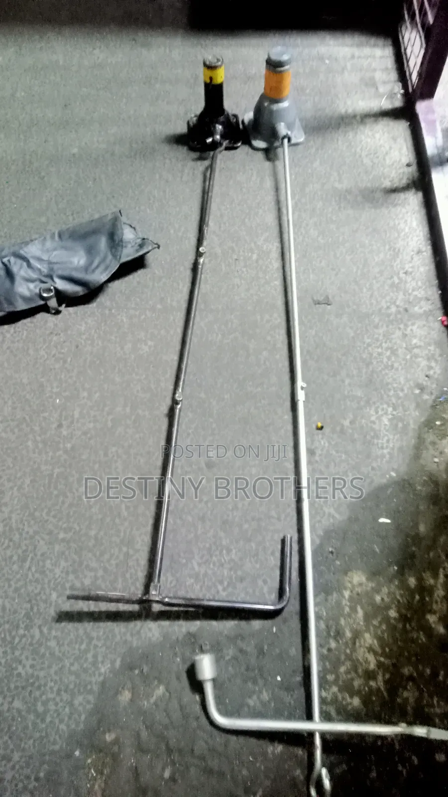 Bottle Jack With It's Handle