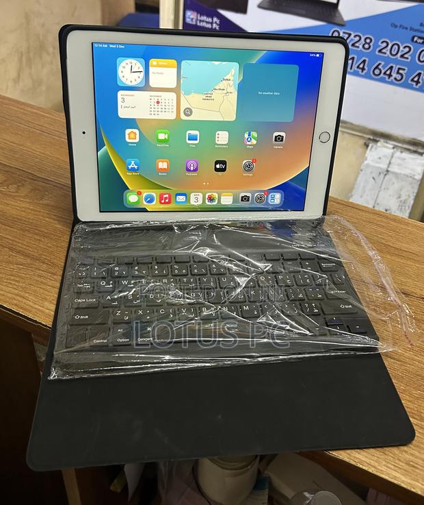 Apple iPad 9.7 128 GB Silver - main view