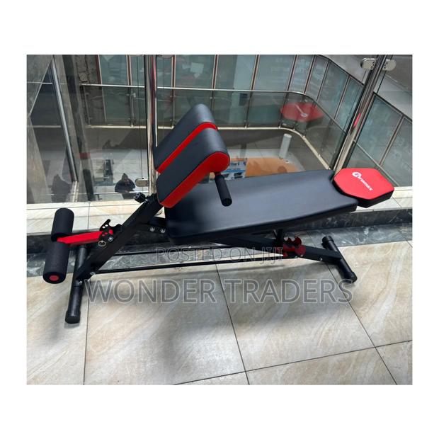 Adjustable Decline Sit-Up Bench With Leg Support .