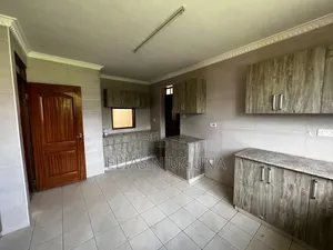 5bdrm Duplex in Membley for rent