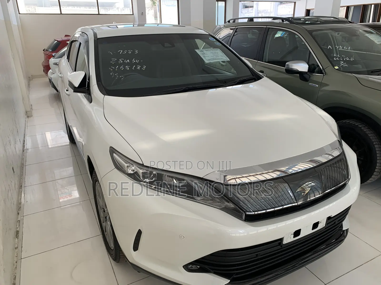 Toyota Harrier 2.0 4WD 2018 Pearl
