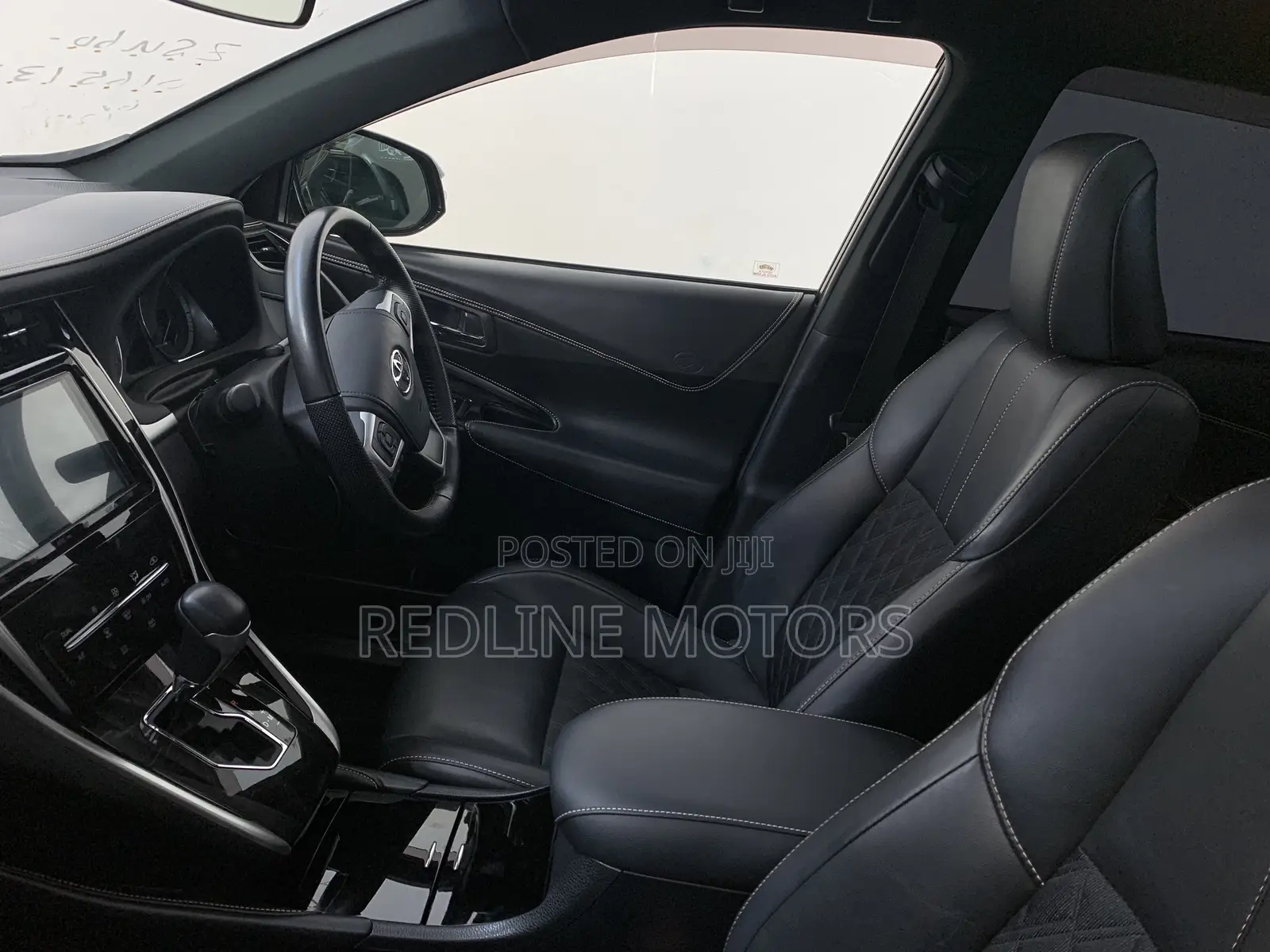 Toyota Harrier 2.0 4WD 2018 Pearl