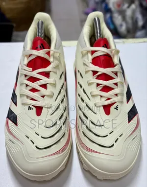Predator Elite White Artificial Grass Field Football Boots