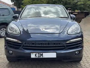 Porsche Cayenne 2014 Blue