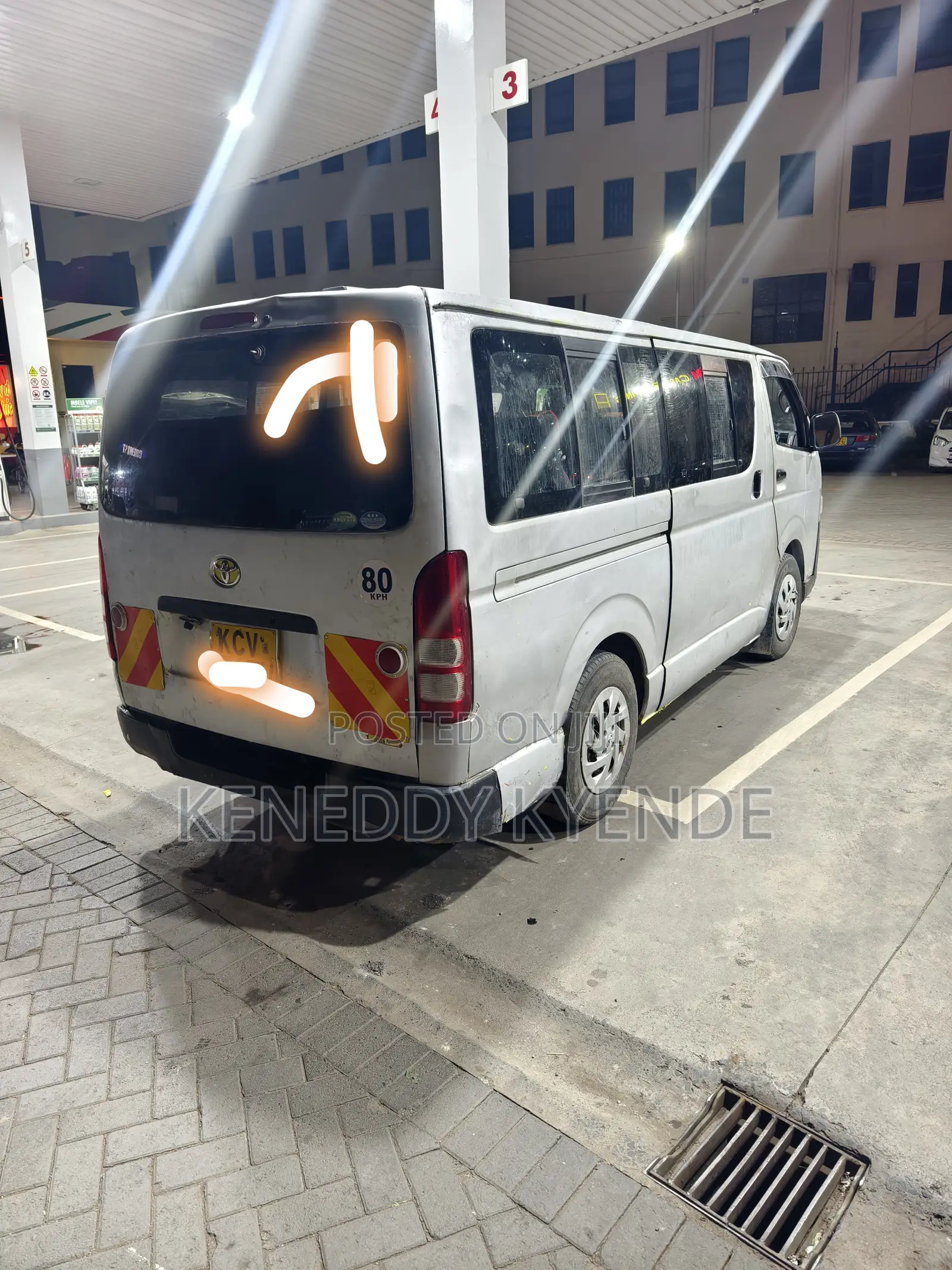 Toyota HiAce 2012 Silver