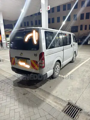 Toyota HiAce 2012 Silver