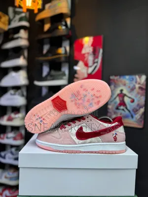 Nike Sb Dunk 'Strange Love'