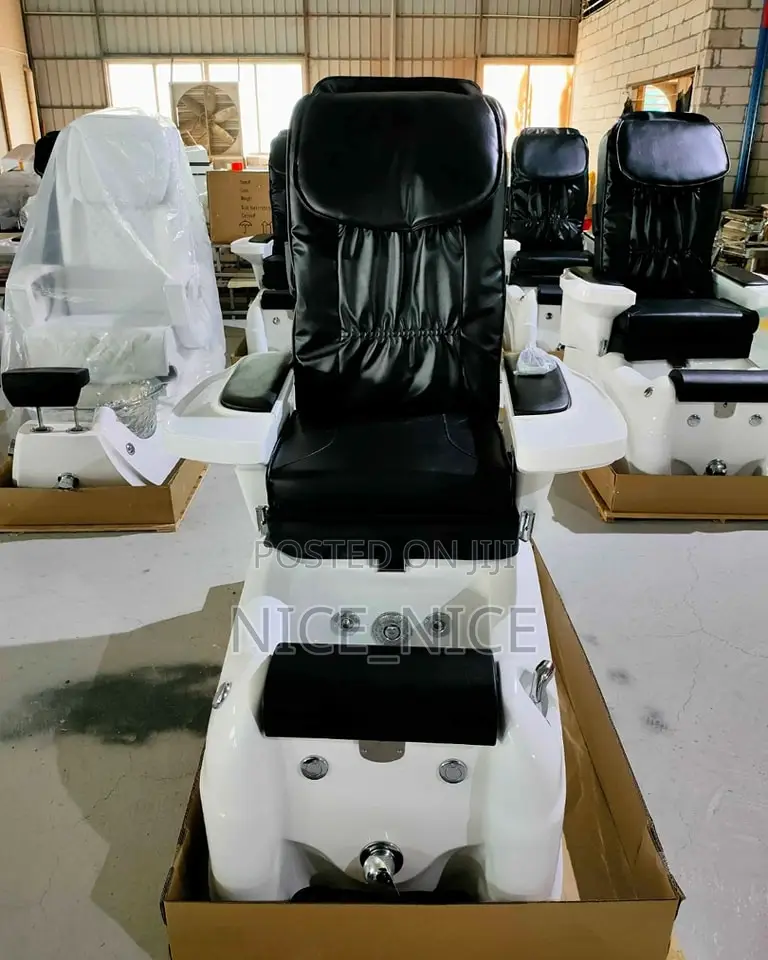 Classy and Comfortable Spa Massage Chair