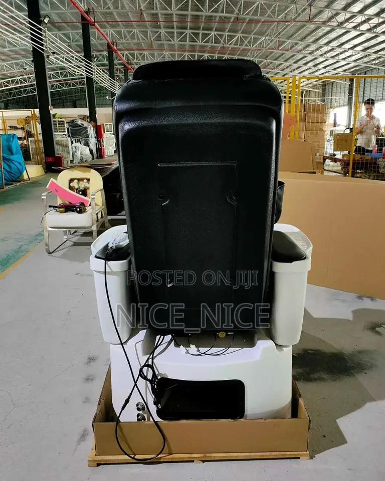 Classy and Comfortable Spa Massage Chair