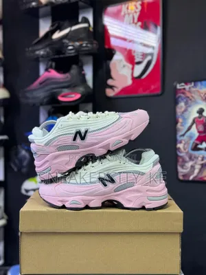 New Balance 1000 Light Pink