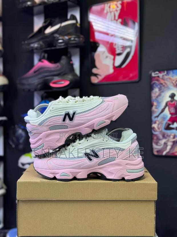 New Balance 1000 Light Pink - main view