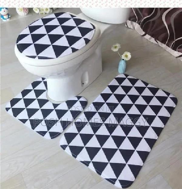 Black and White Quality Bathroom Mats - main view