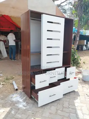 Modern Sliding Wardrobe With Mirror Doors