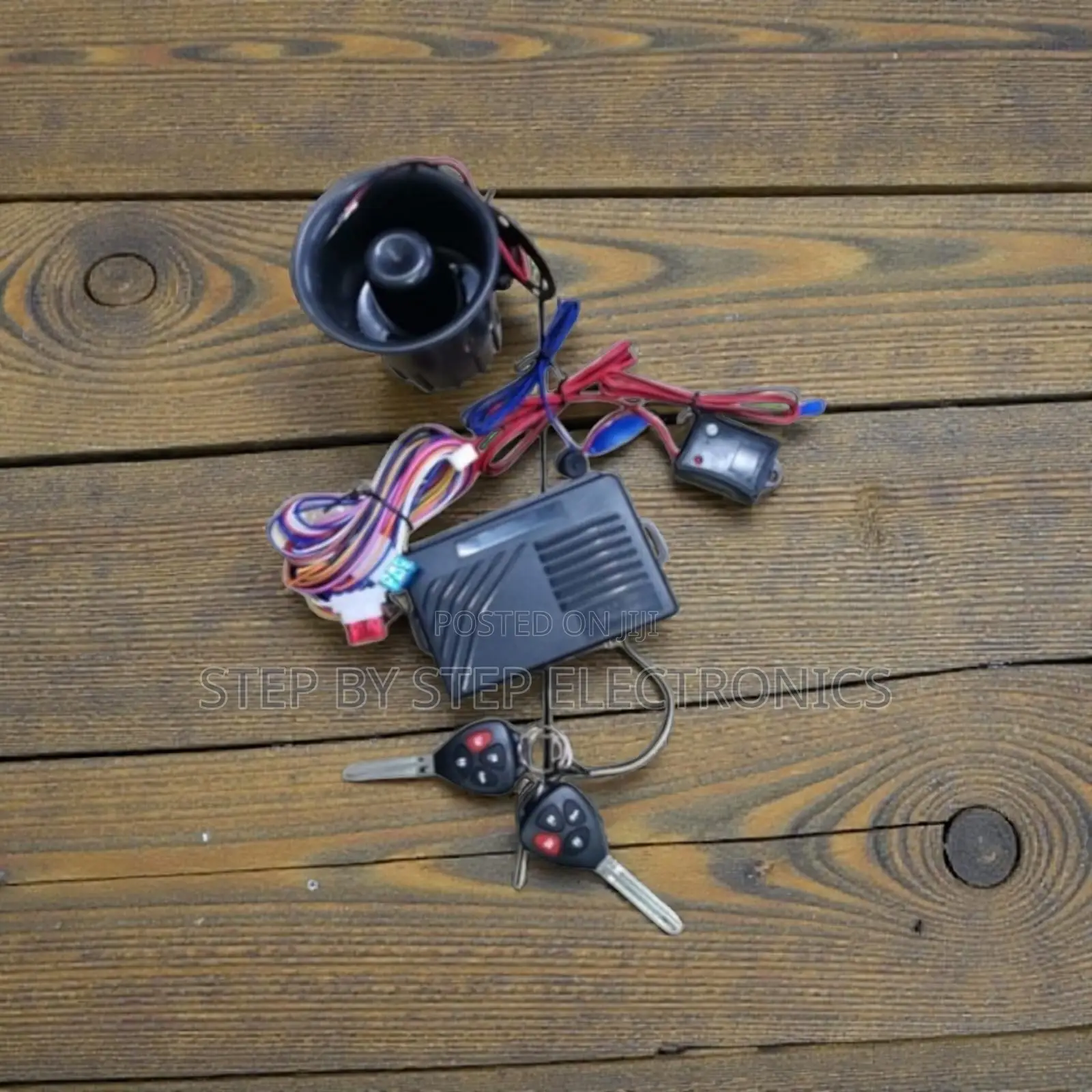 Universal Car Alarm System With Door Sensors, Siren and Flip Keys