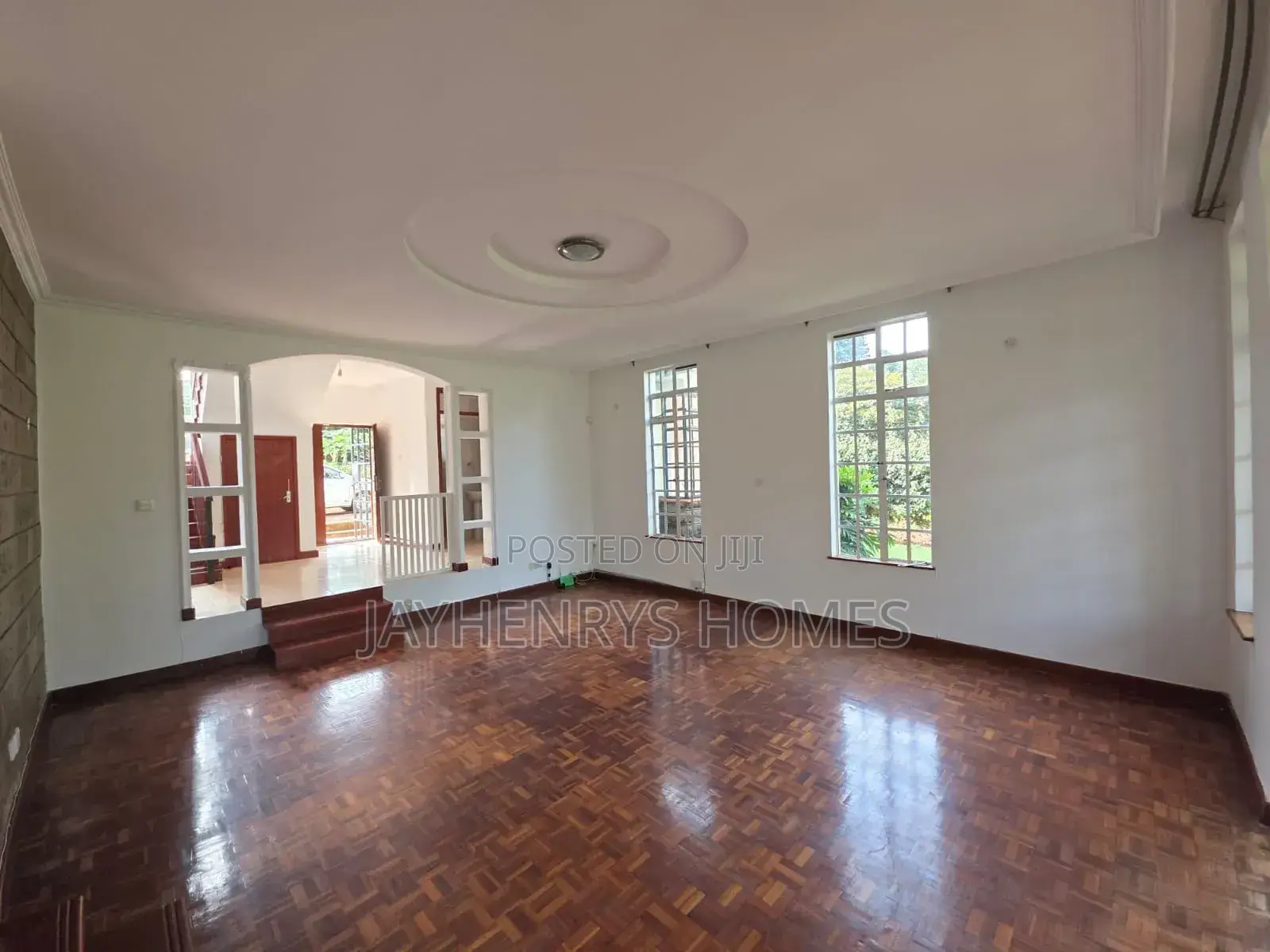 4bdrm House in Rosslyn for sale