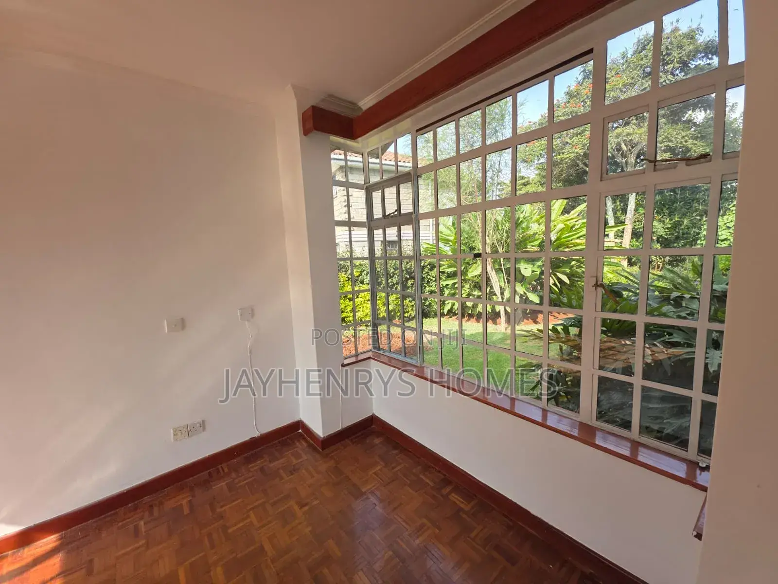 4bdrm House in Rosslyn for sale