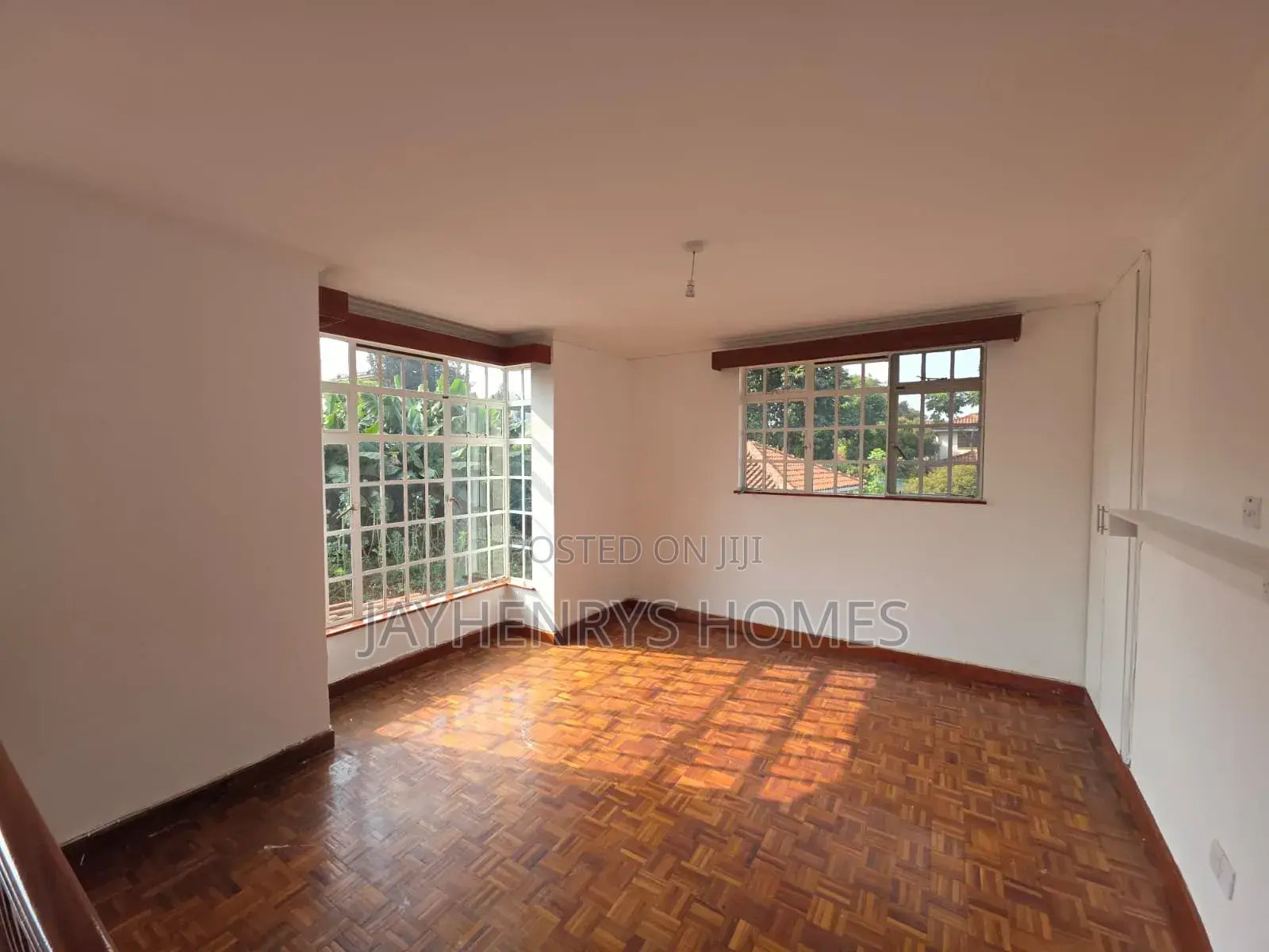 4bdrm House in Rosslyn for sale