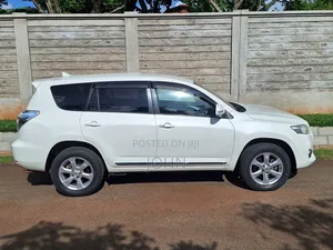 Toyota Vanguard 2012 Pearl