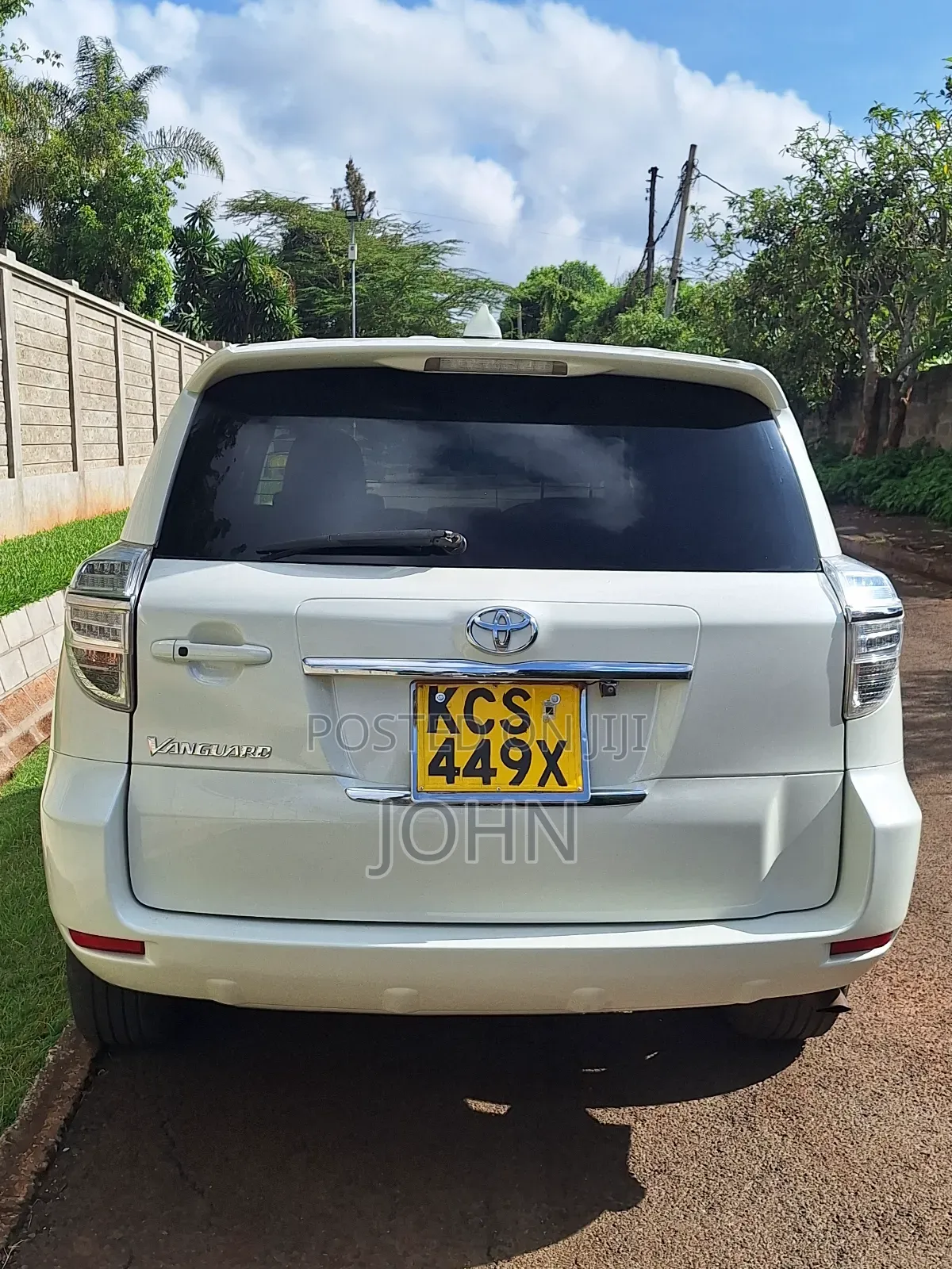 Toyota Vanguard 2012 Pearl
