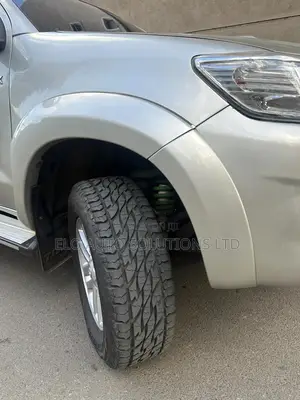 Toyota Hilux SR 4x4 2015 Silver